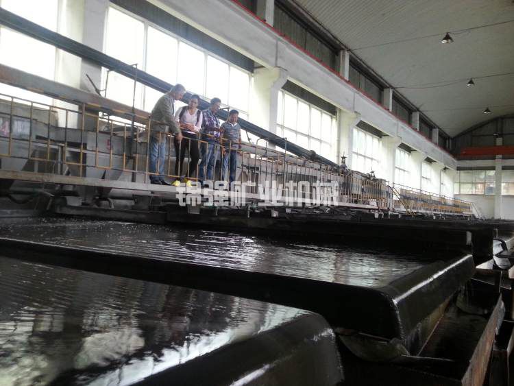 小型沙金礦選礦設(shè)備(圖1)